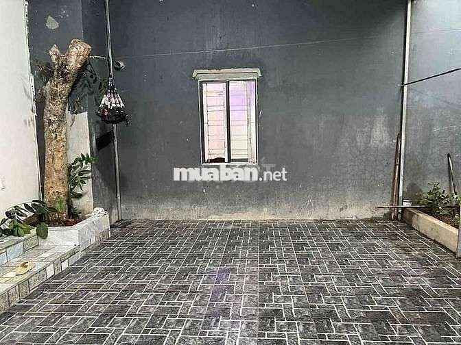 Nhà ơ riêng lẻ, 100m2, sân cổng riêng, đủ tiện nghi, đường Thành Tô