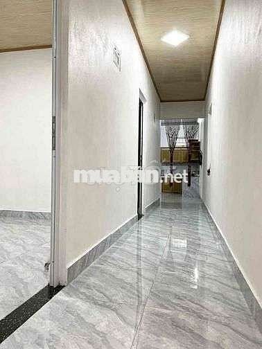 Nhà ơ riêng lẻ, 100m2, sân cổng riêng, đủ tiện nghi, đường Thành Tô