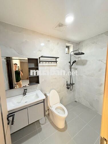 Cho thuê căn hộ Studio ngay Sân Bay- Ban công rộng