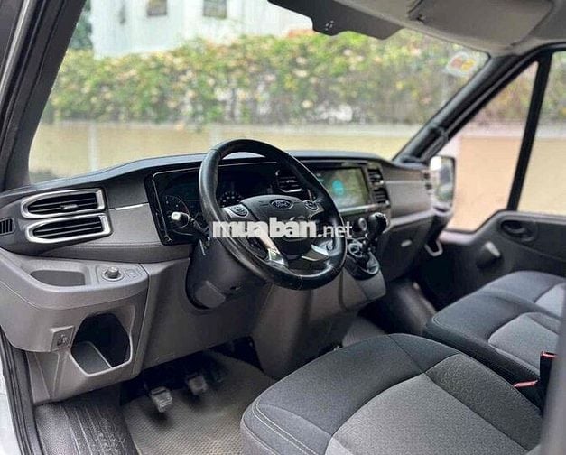 Ford Transit VAN 2022 6 chỗ đi được giờ cấm tải