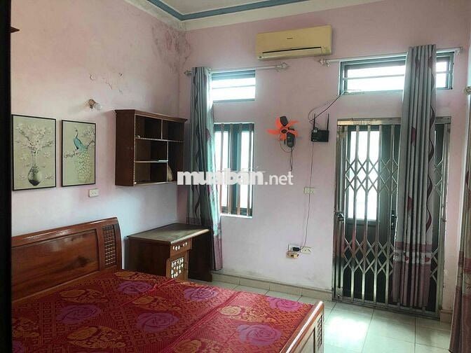 Nhà nguyên căn phố Bắc Cầu, 2 phòng ngủ điều hoà