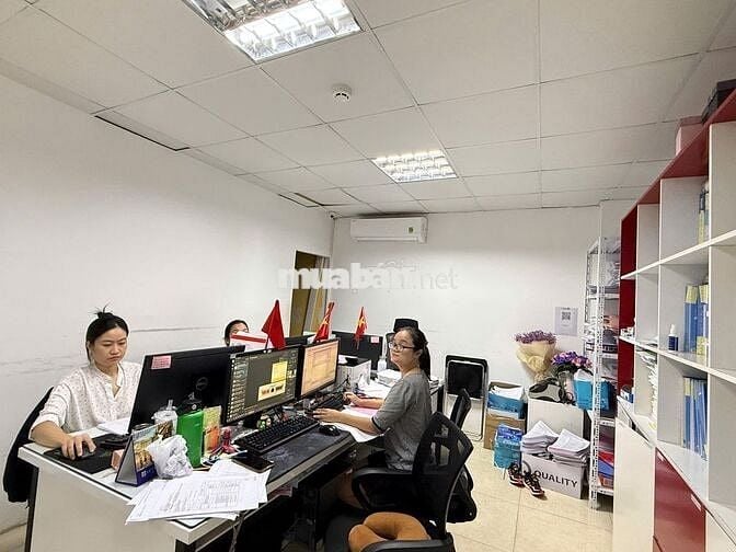 Cho thuê văn phòng đẹp, hiện đại tại Nguyễn Hy Quang- Đống Đa,giá hời