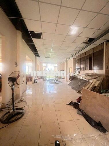 Kho cho thuê dt trệt 300m²+ 1lầu đúc full 300m² gồm 2 vp+PN có 3pha Ti