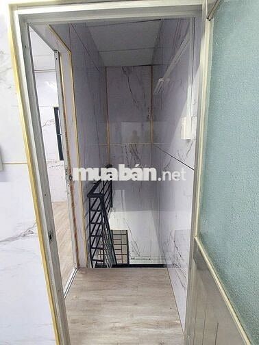 Chính chủ cho thuê nhà MT  DT:3x8 giá 7tr5/thg lửng  ,HBC,TĐ