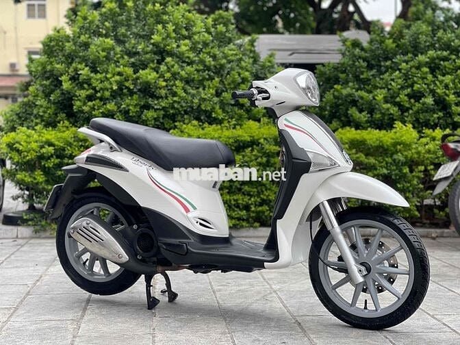 Liberty 125 ie 2012 màu trắng xe như mới