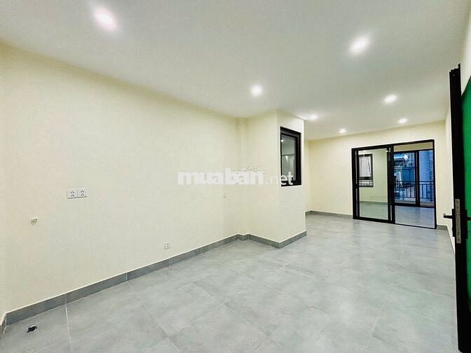 Nhà nguyên căn 7 tầng đường Ngõ Trần Xuân Soạn rộng vừa ô tô
