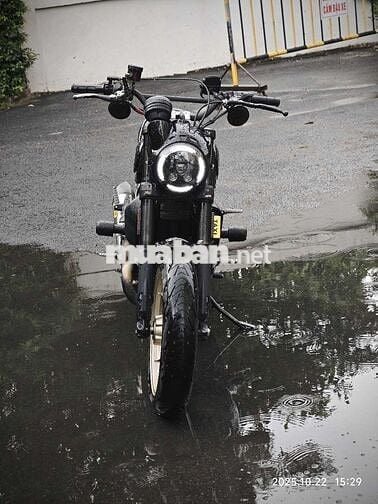 Ducati cafe racer chưa từng ra khỏi thành phố