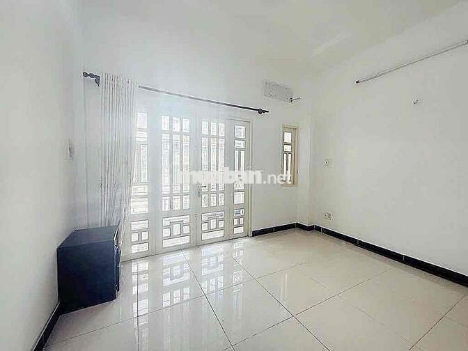 NHÀ 2 MẶT TIỀN HẺM TRƯỚC SAU – THÔNG THOÁNG – 55M² NGAY TRUNG  TÂM Q7