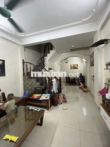 Kim Giang, ngõ thông kinh doanh, DT40m2, 4 tầng, MT 4m giá 11,4 tỷ