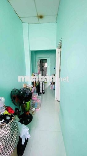 bán nhà 1 trệt 1 lầu đúc . cách chùa viên mình 50m . nhà và hẻm như hi