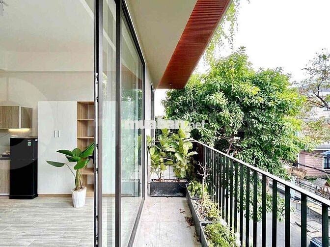 phòng ban công không có chỗ chê