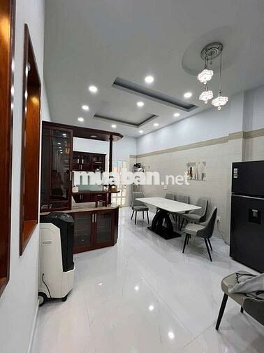 Cho thuê mặt tiền 373 Lý Thường Kiệt, dt: 4x17m 3 lầu, tiện kinh doanh
