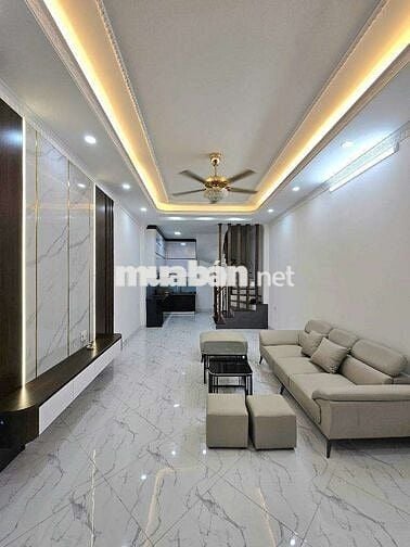 Nhà phúc đồng 42m2 xây 5 tầng cực đẹp , trước nhà rộng để xe ,gần phố