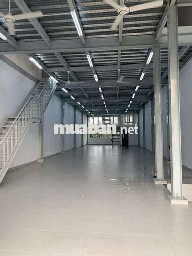 MB KD VITRI ĐẸP ĐƯỜNG XE TẢI LỚN. MB NHƯ HÌNH ẢNH GẦN Quốc Lộ 1A