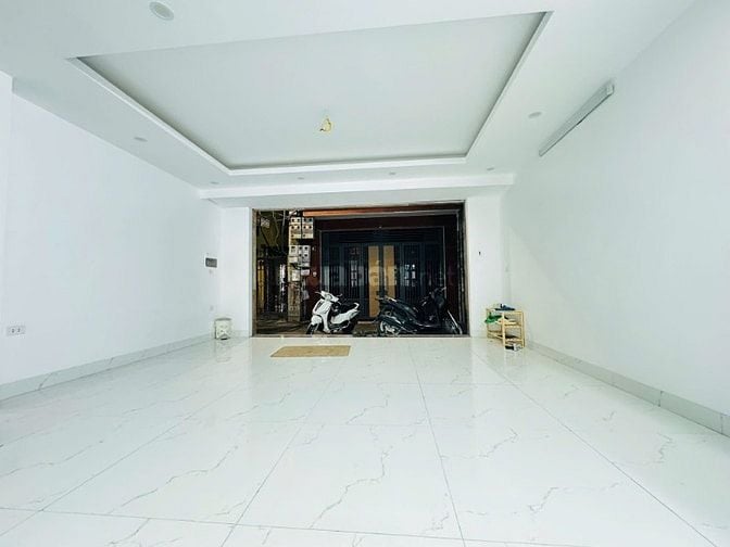 Nhà Hoàng Quốc Việt, 60m x6T-MT 5.1M-2 Mặt Ngõ-Ở-KD-Gara Ô Tô-Nhà Mới