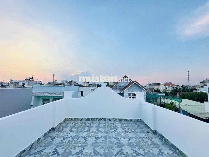 BÁN NHÀ 1/ HT45, HXH , DT:4*14 NHÀ 2 lầu , 4 PN , TẶNG NỘI THẤT