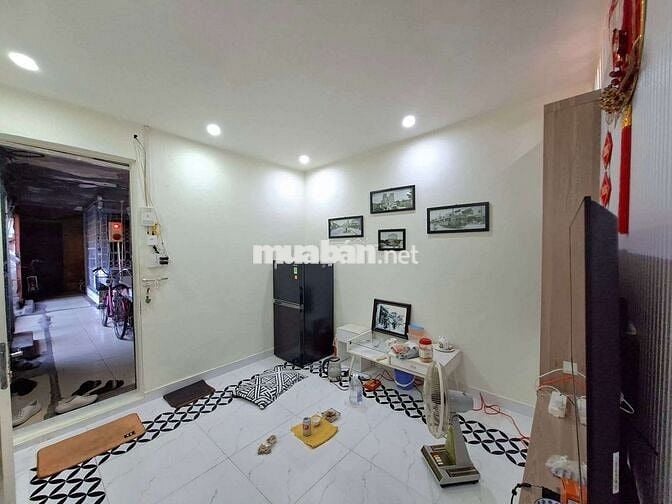 TT TRẠI GĂNG T3 , DTSD 31M .  BƯỚC XUỐG CẦU THANG LÀ CHỢ . AN NINH TỐT