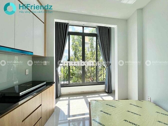 CĂN HỘ MỚI XÂY BAN CÔNG CÓ THANG MÁY NGAY GẦN SÂN BAY CỰC ĐẸP