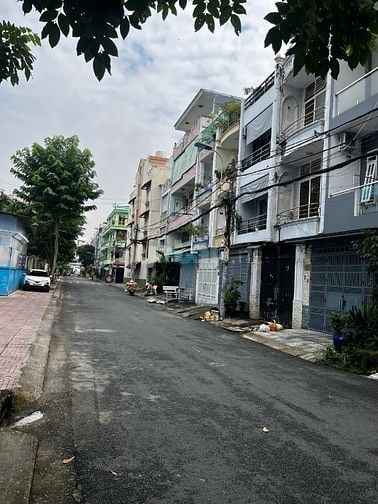  BÁN NHÀ MẶT TIỀN ĐƯỜNG SỐ 7 - KHU VIP BÌNH PHÚ! (ĐANG CÓ THU NHẬP ỔN 