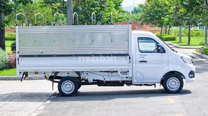 Xe sẵn giao ngày Thaco 990 và 1.250 kg Thùng siêu dài. 3,2 mét