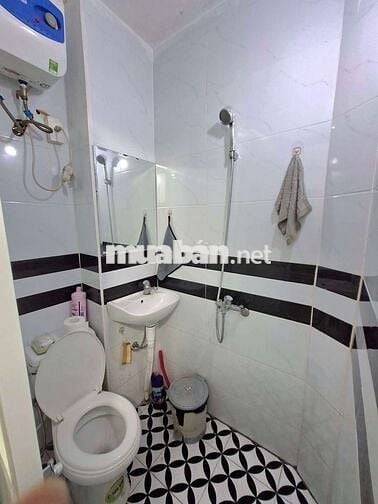 TT TRẠI GĂNG T3 , DTSD 31M .  BƯỚC XUỐG CẦU THANG LÀ CHỢ . AN NINH TỐT