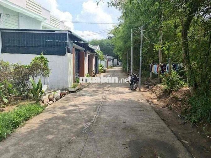 Đất Tân An nhánh Huỳnh Thị Hiếu đường bê tông 4m.nở hậu 13,9m