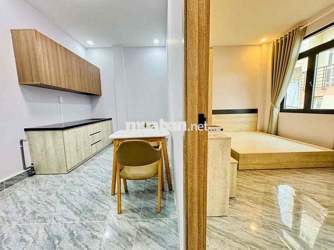Căn hộ 1PN tách bếp - ban công ngay khu ẩm thực Phan Xích Long giáp Q1