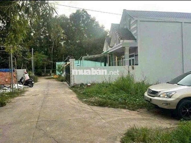 Đất Tân An nhánh Huỳnh Thị Hiếu đường bê tông 4m.nở hậu 13,9m