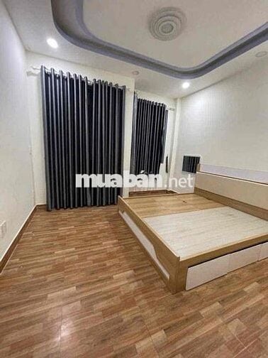 nhà 4x18m 3 tầng 3pn 4wc, có sẵn 3 máy lạnh, hẻm 6m thông