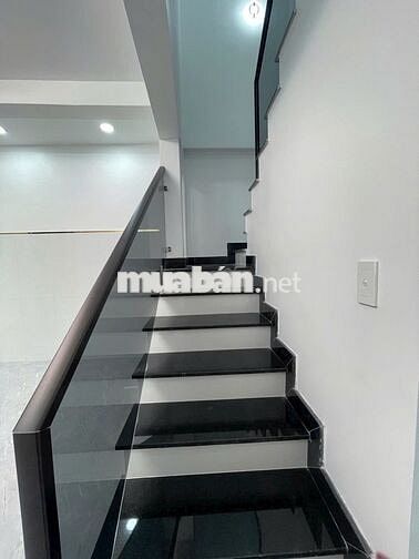 325 bạch đằng,phường 15(cũ),quận bình thạnh.DT: 61.2m2+3pn+2wc