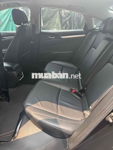 Honda Civic 2017 1.5L Vtec Turbo - 32000 km