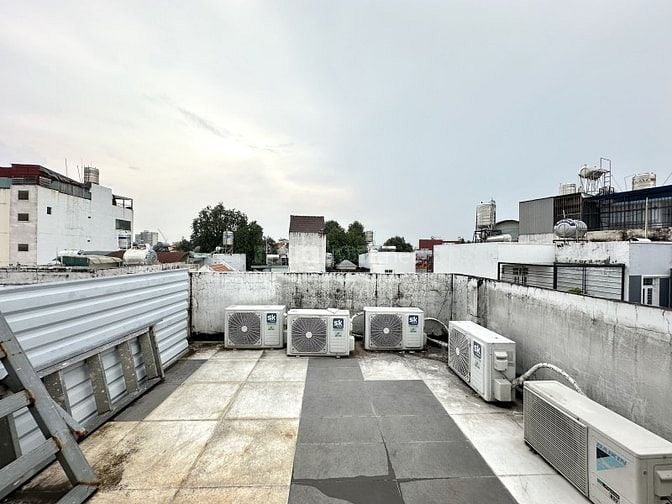 Bán CHDV đường Trường Sa, 5 tầng, doanh thu 90tr/th, giá 13.5 tỷ TL 