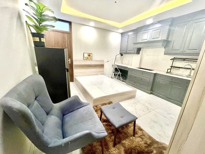 Bán CHDV đường Trường Sa, 5 tầng, doanh thu 90tr/th, giá 13.5 tỷ TL 