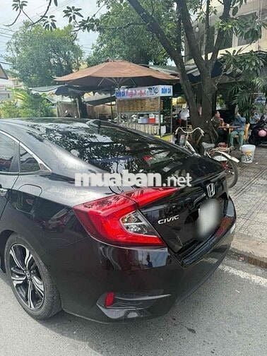 Honda Civic 2017 1.5L Vtec Turbo - 32000 km