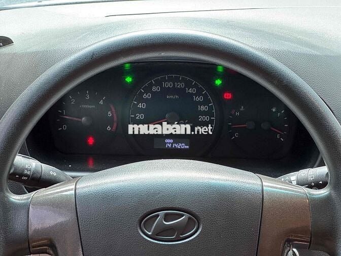 Hyundai Starex máy dầu 2017 9 Chỗ - Gia đình dùng