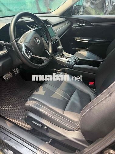 Honda Civic 2017 1.5L Vtec Turbo - 32000 km
