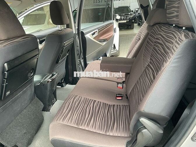 Toyota Innova 2023 G 2.0 AT - 18,000 km một chủ.