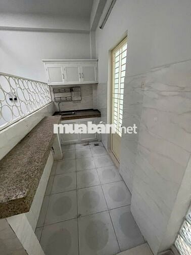 Ngang Lớn 10m - NGuyễn Gia Trí (D2) - 10x8 - 5 Tầng - 60 Triệu