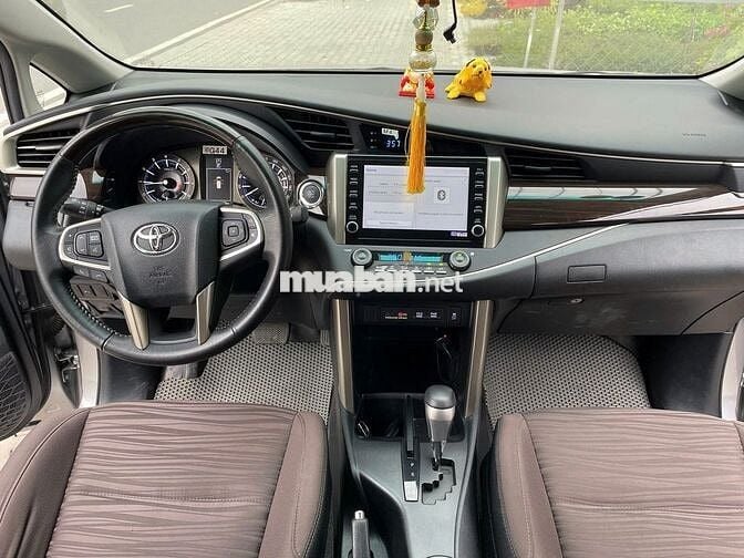 Toyota Innova 2023 G 2.0 AT - 18,000 km một chủ.