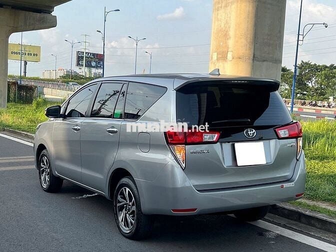 Toyota Innova 2023 G 2.0 AT - 18,000 km một chủ.
