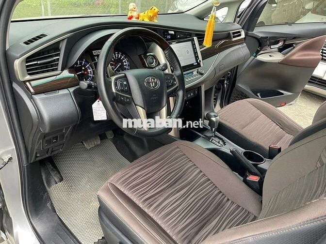 Toyota Innova 2023 G 2.0 AT - 18,000 km một chủ.