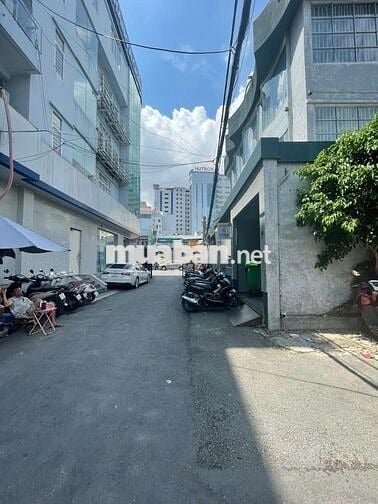 Ngang Lớn 10m - NGuyễn Gia Trí (D2) - 10x8 - 5 Tầng - 60 Triệu