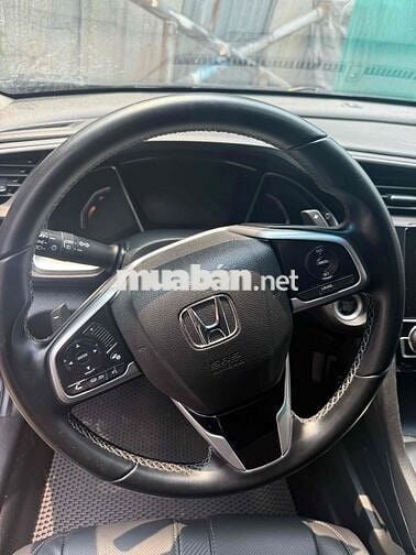 Honda Civic 2017 1.5L Vtec Turbo - 32000 km
