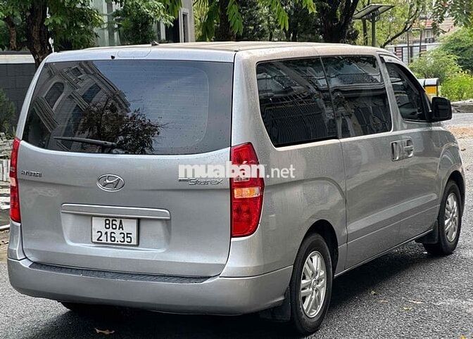 Hyundai Starex máy dầu 2017 9 Chỗ - Gia đình dùng