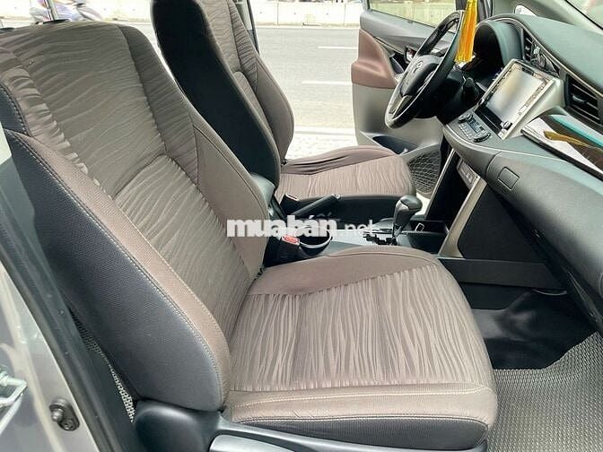 Toyota Innova 2023 G 2.0 AT - 18,000 km một chủ.
