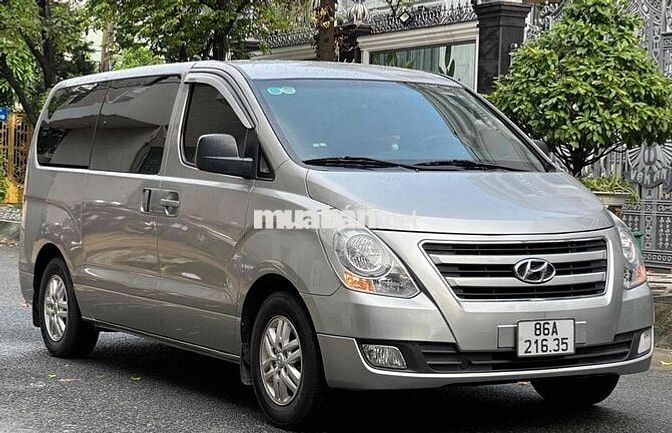 Hyundai Starex máy dầu 2017 9 Chỗ - Gia đình dùng