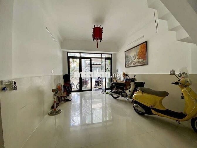 NHÀ 3 LẦU ĐẸP ÔNG ÍCH KHIÊM Q11 ( 4,1m x 20m)