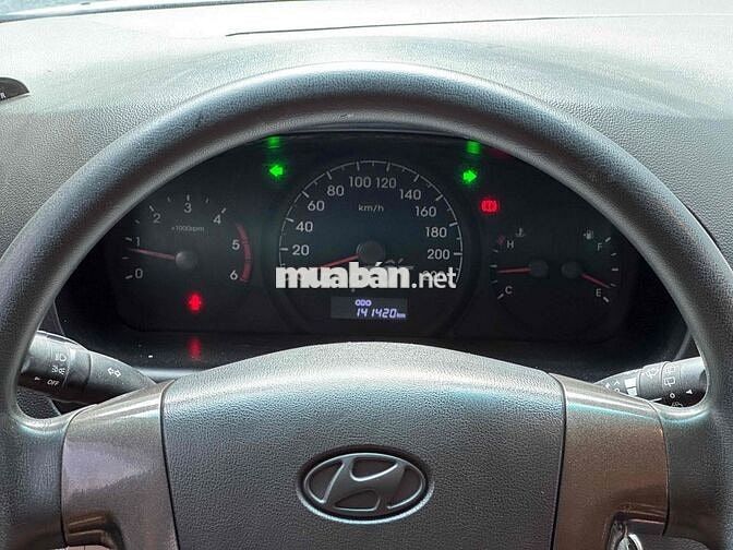 Hyundai Starex máy dầu 2017 9 Chỗ - Gia đình dùng