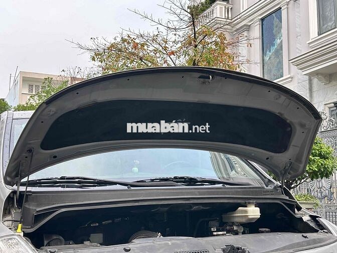 Hyundai Starex máy dầu 2017 9 Chỗ - Gia đình dùng