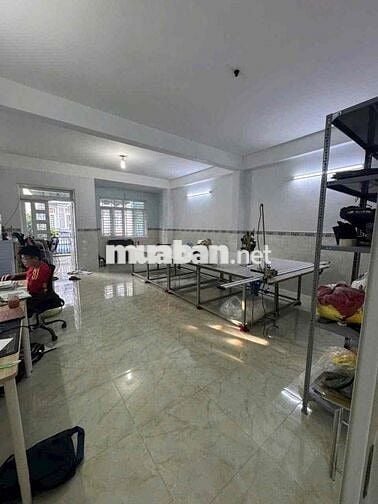 nhà chính chủ cần bán 5,5x18m 4 tầng hẻm xe hơi, đường Liên Khu 4 5